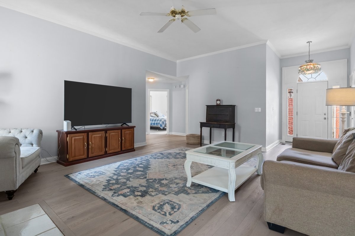 1250 Old East Side Rd