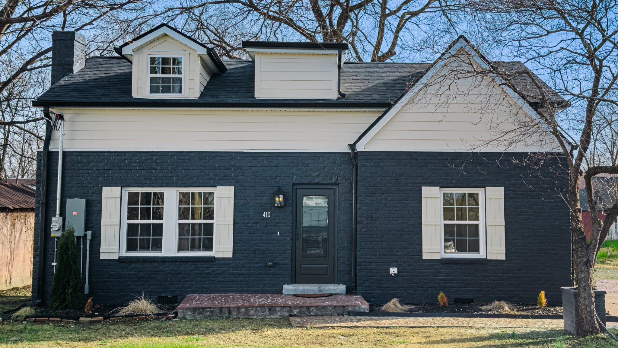 3.0-bed rental at 410 Granbury St