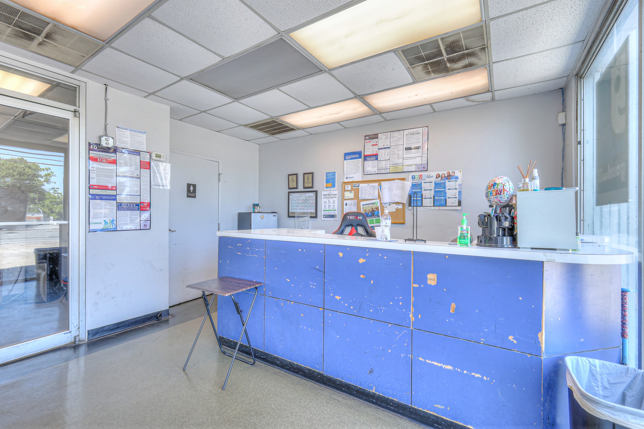 327 W Main St