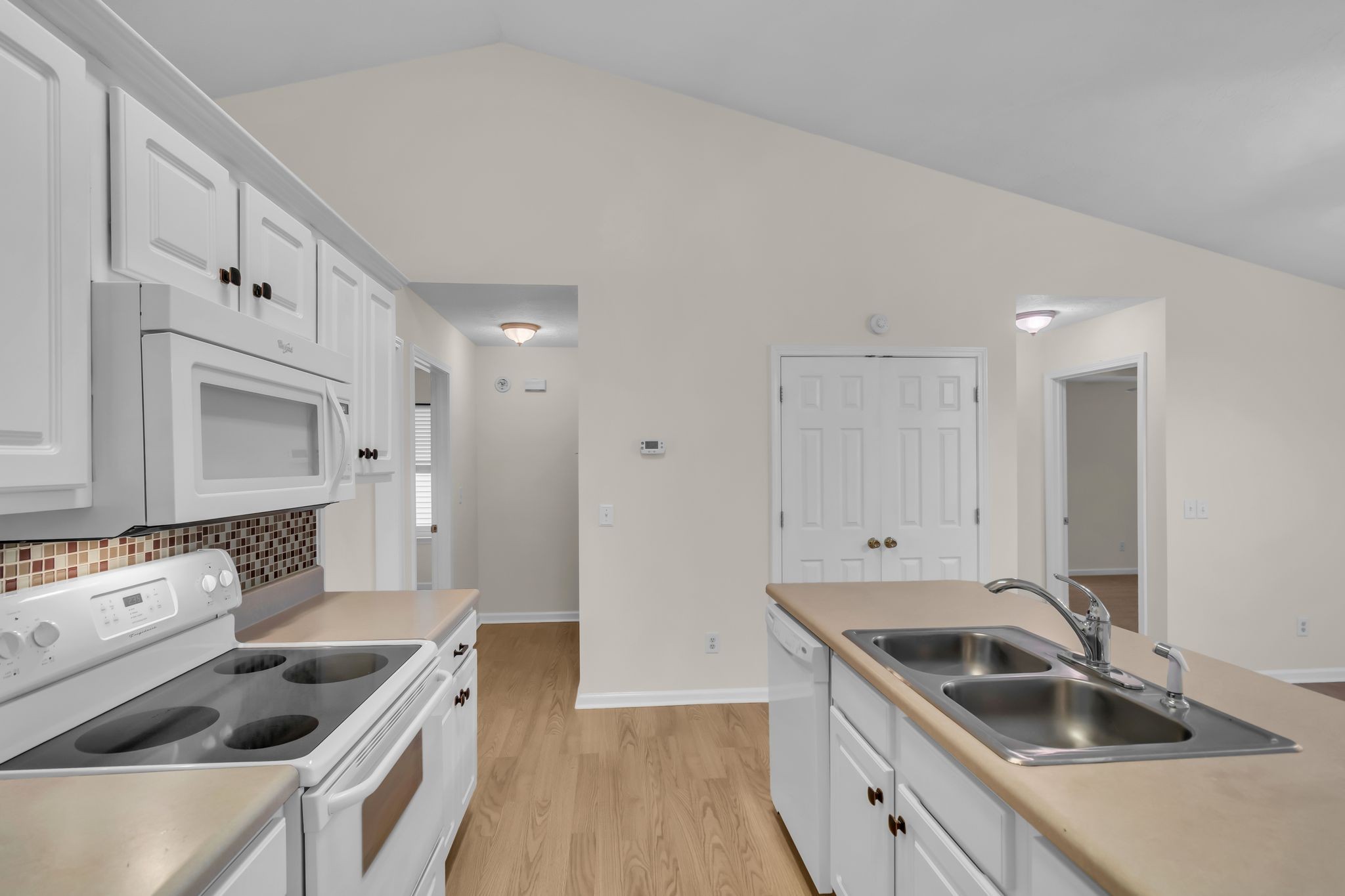 Murfreesboro, Tennessee 37128, United States, 2 Bedrooms Bedrooms, ,2 BathroomsBathrooms,Residential,Active,248418