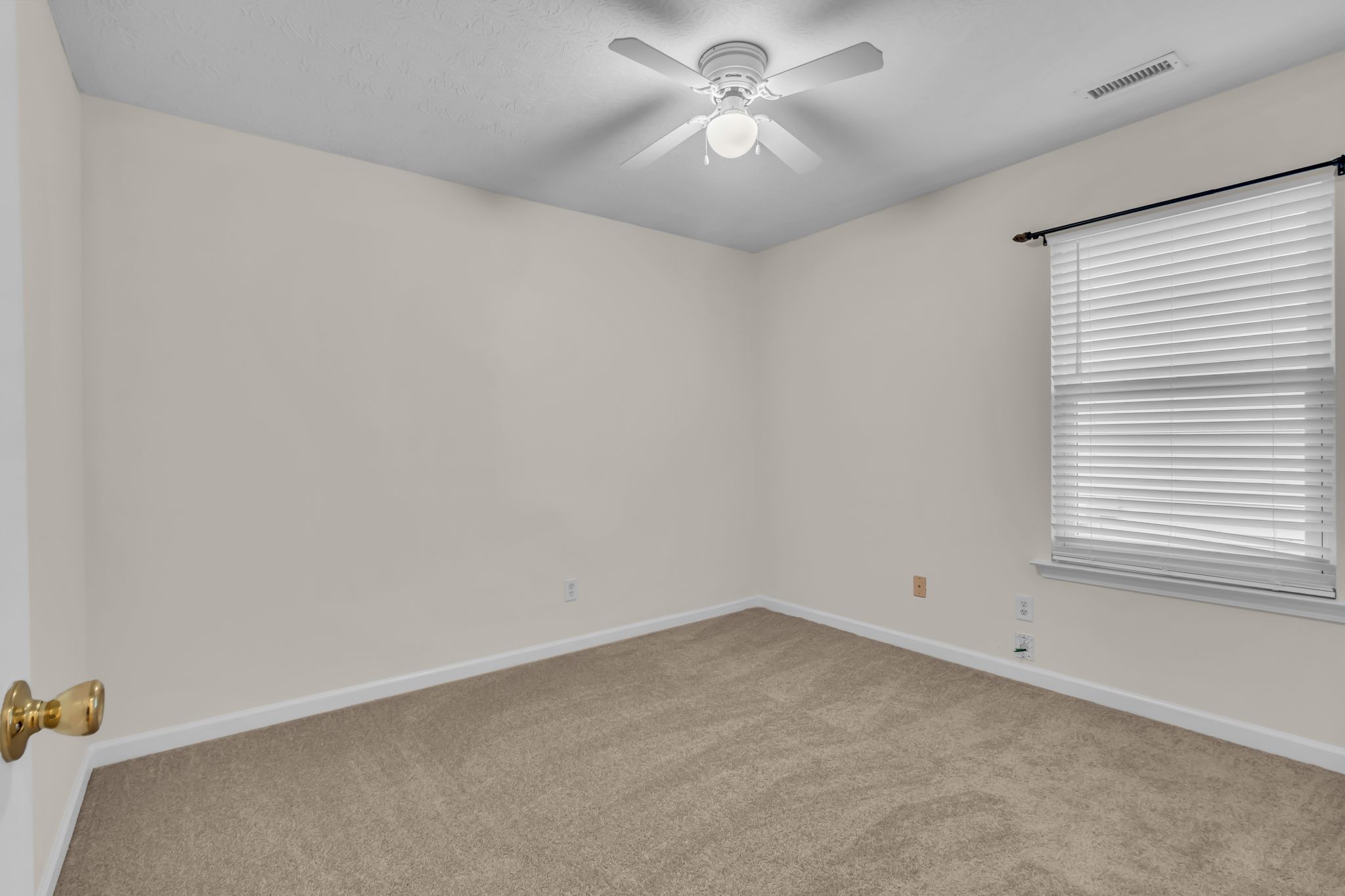 Murfreesboro, Tennessee 37128, United States, 2 Bedrooms Bedrooms, ,2 BathroomsBathrooms,Residential,Active,248418