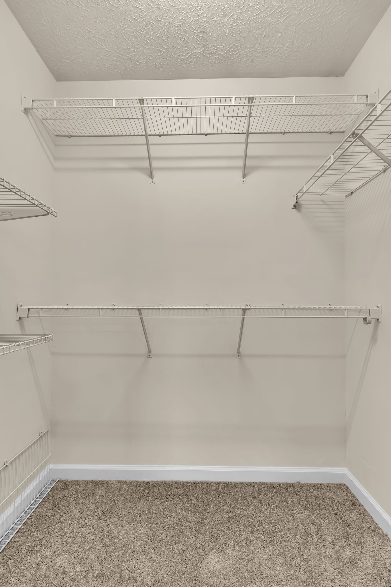 Murfreesboro, Tennessee 37128, United States, 2 Bedrooms Bedrooms, ,2 BathroomsBathrooms,Residential,Active,248418