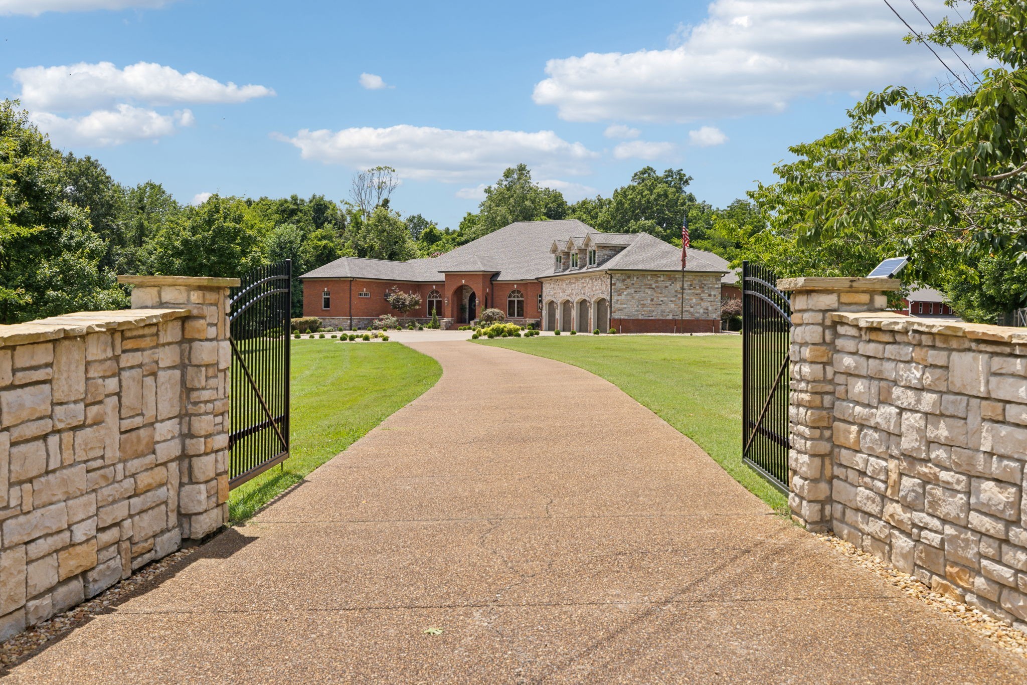2526 Bearden Rd