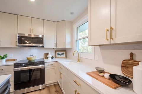 MLS: 2884182