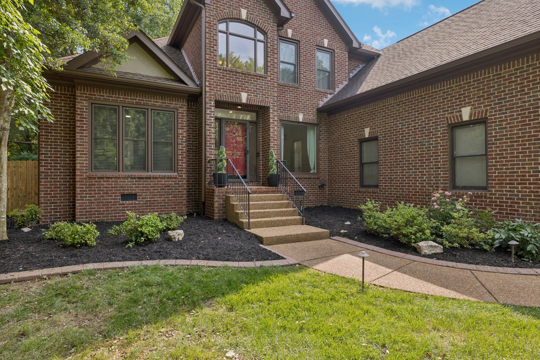 109 Grove Ln