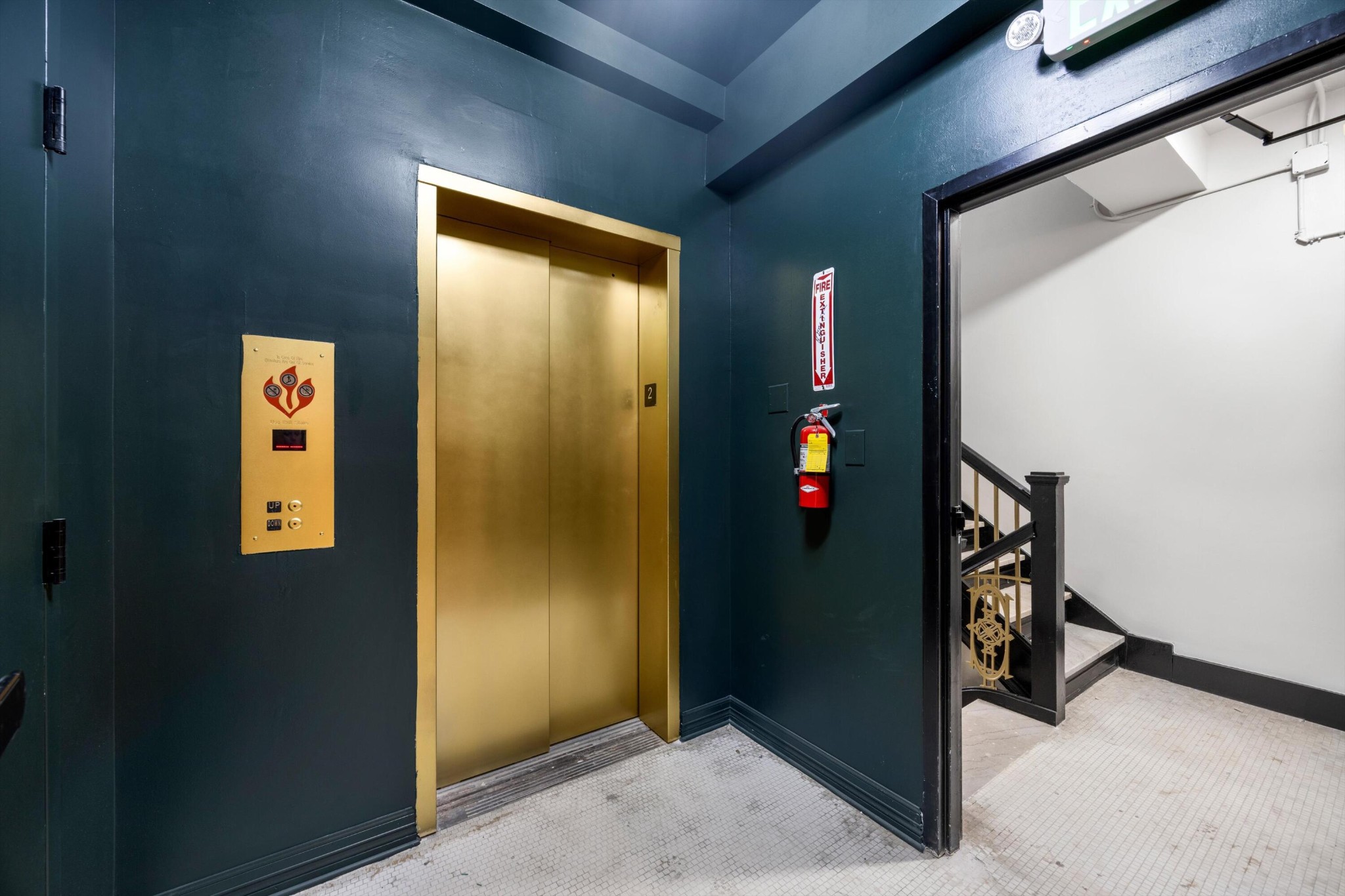 117 E 7th Street 806-C