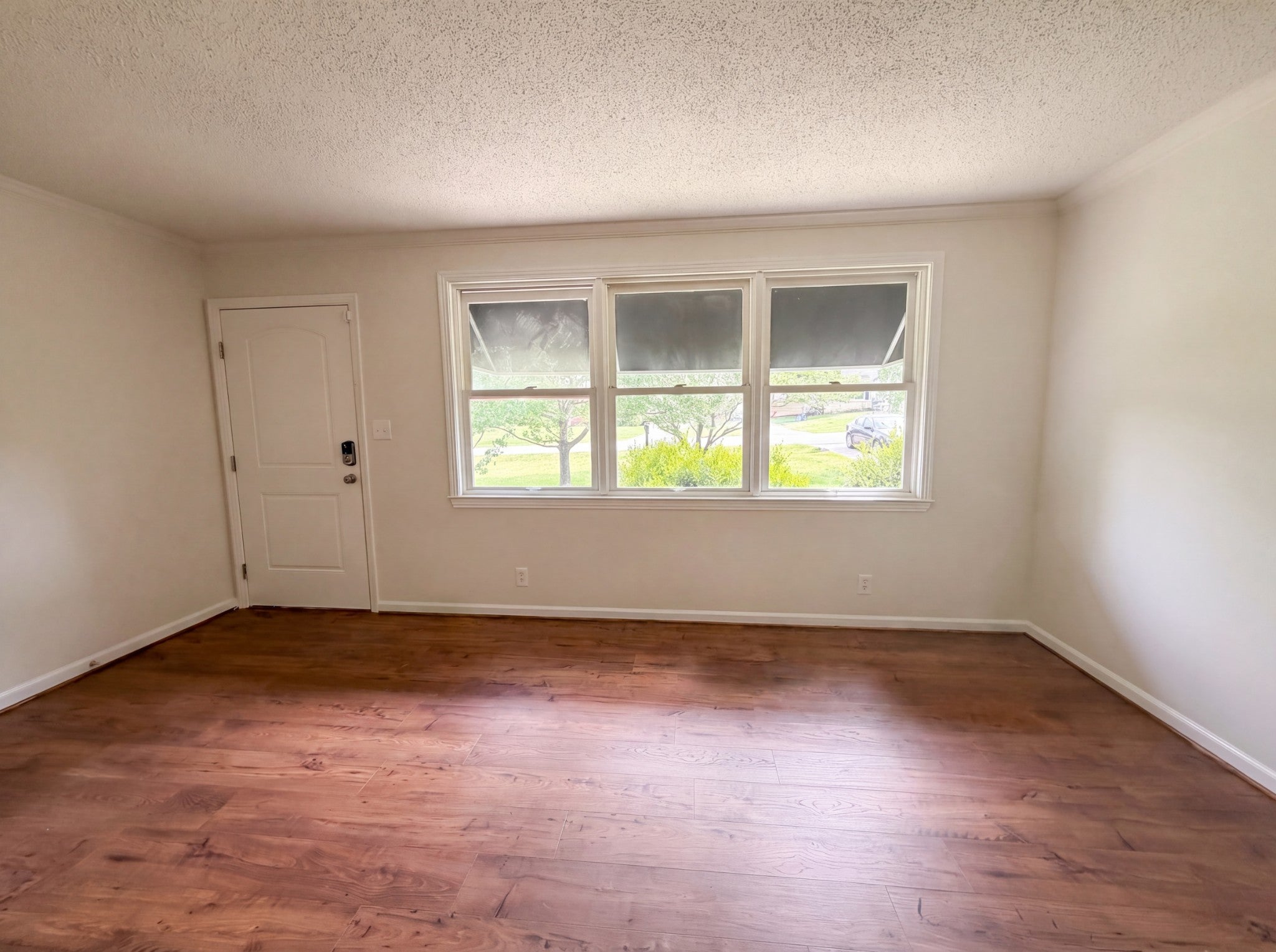 242 Kingswood Dr