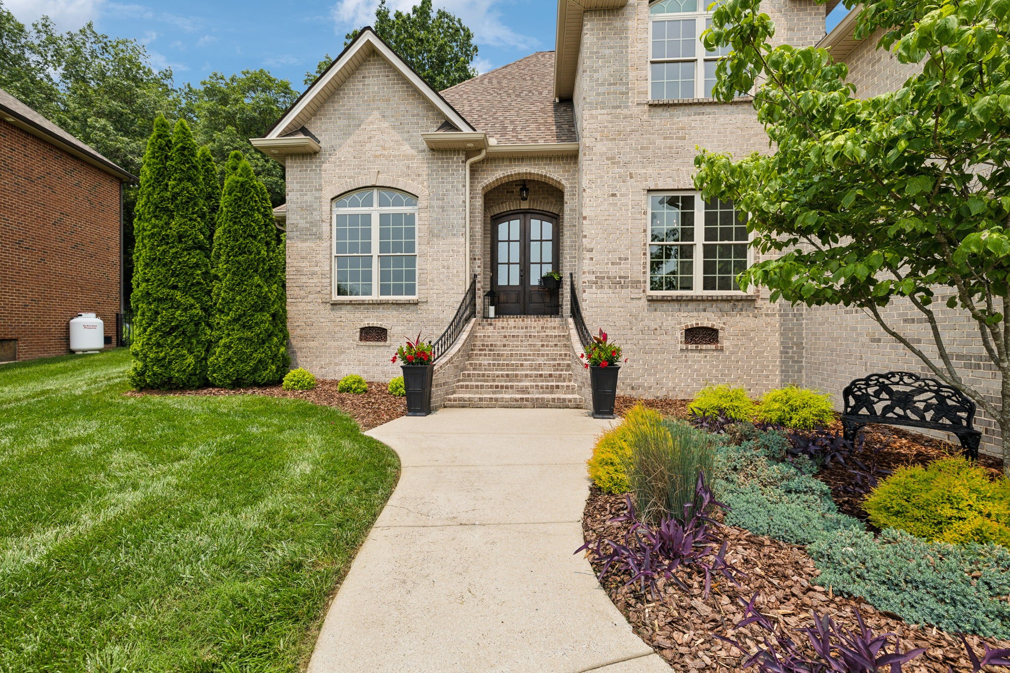 624 Twin View Dr