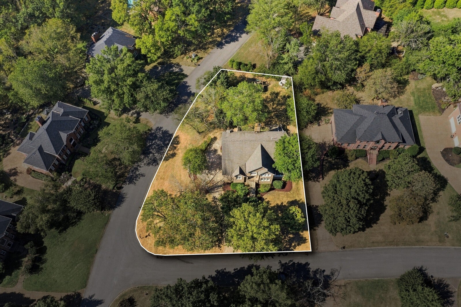 809 Vivians Way