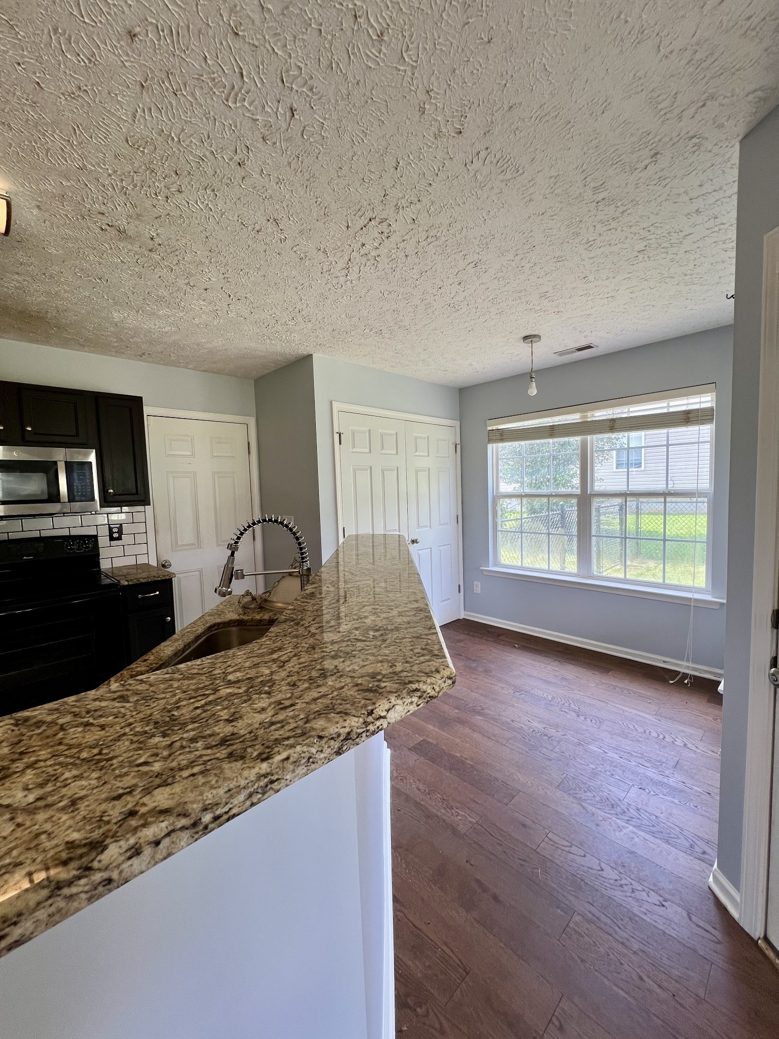 1236 Crescent Ridge Dr