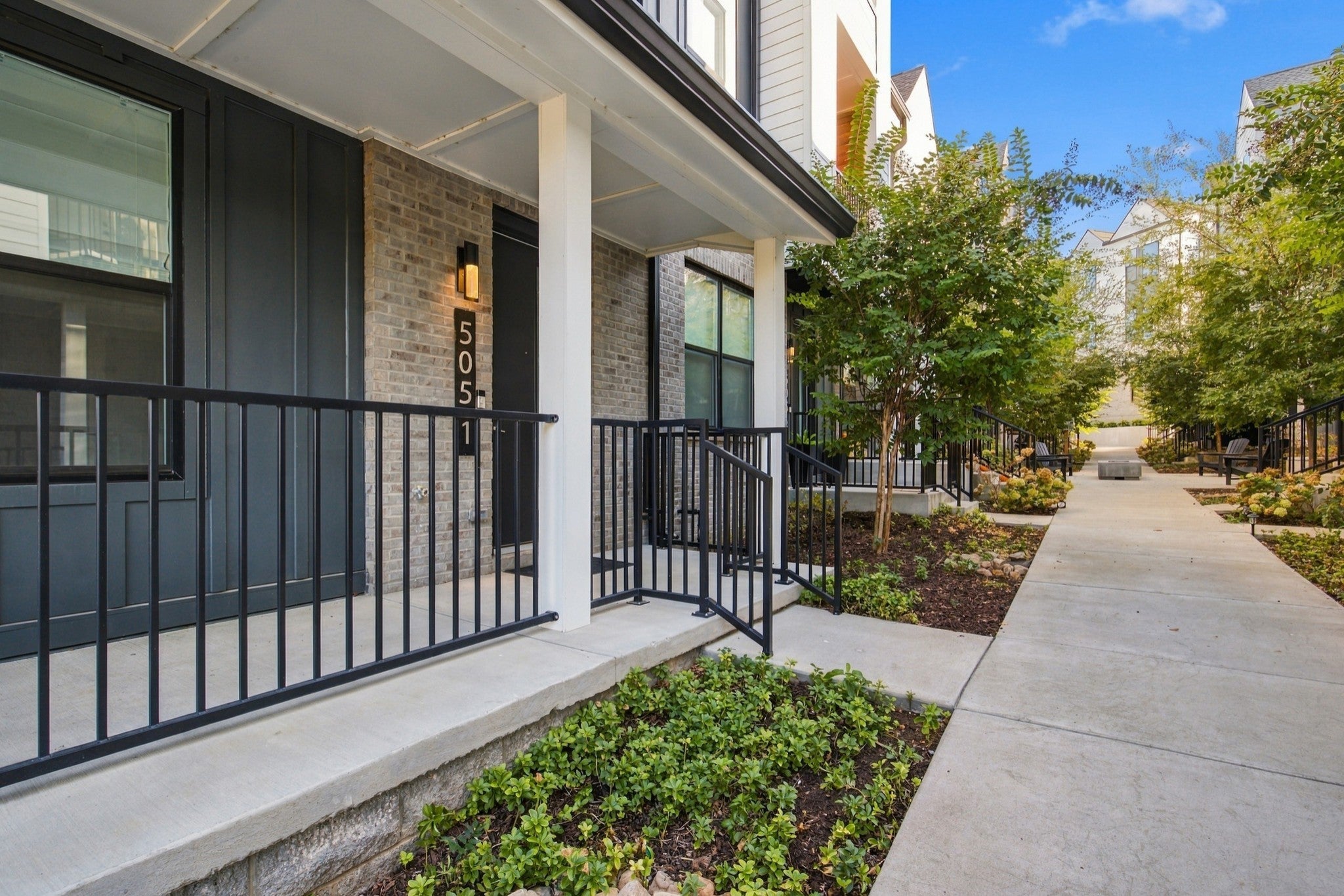 505 Community Ct 1