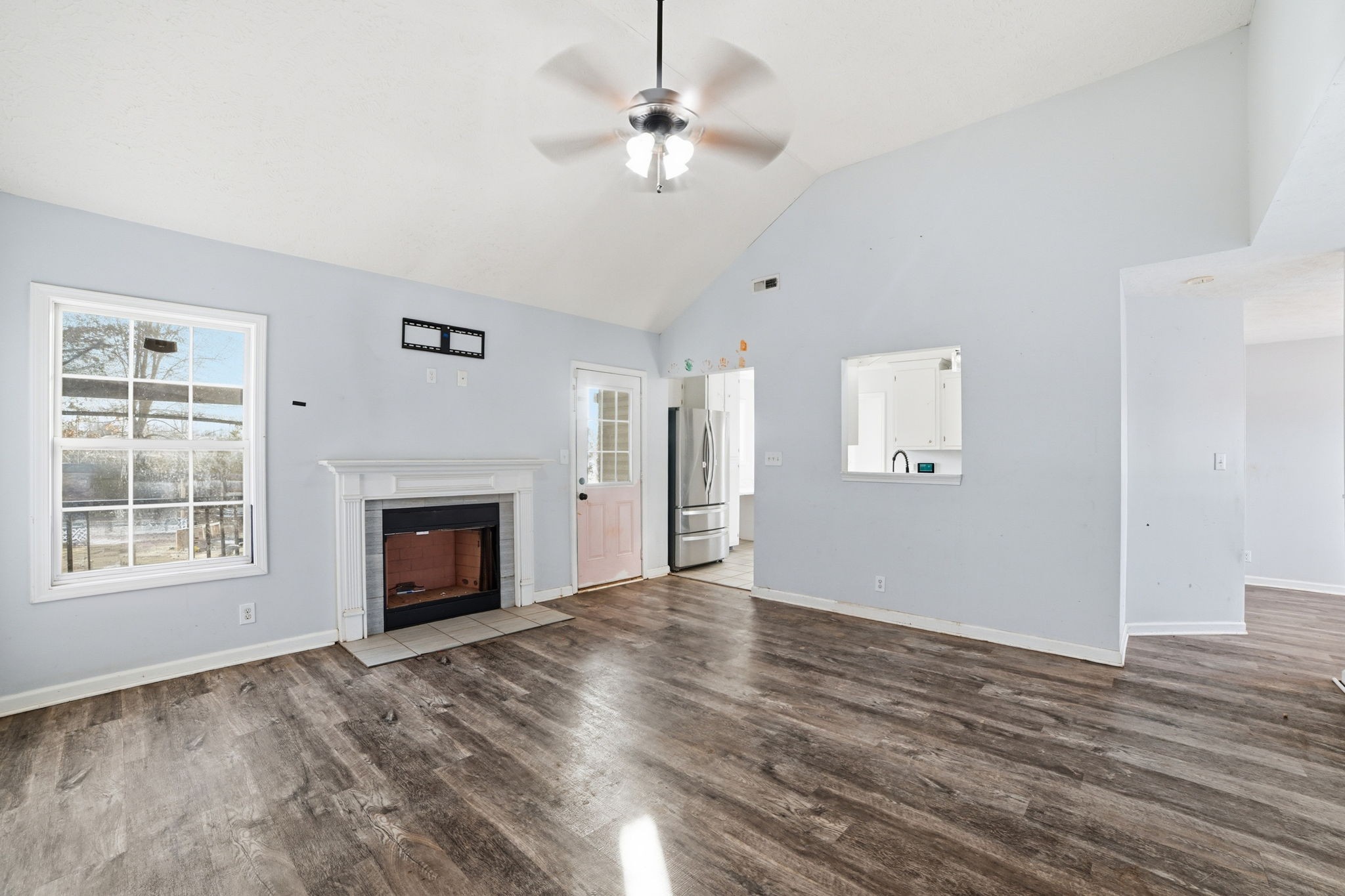 1391 Constitution Dr