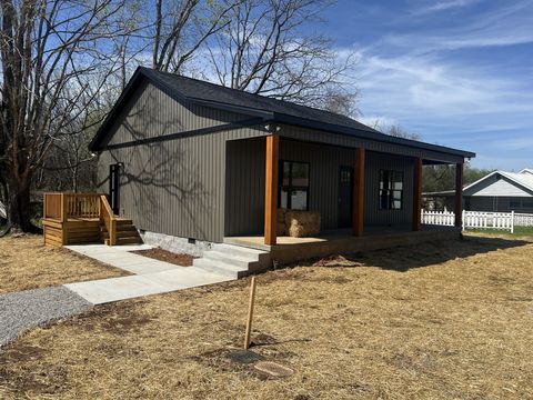 401 Hawkins St Cowan TN 37318