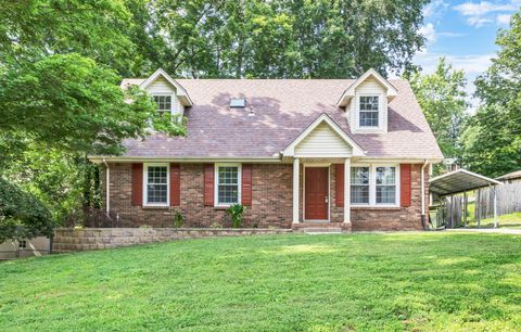 403 Crabtree Cir Clarksville TN 37040