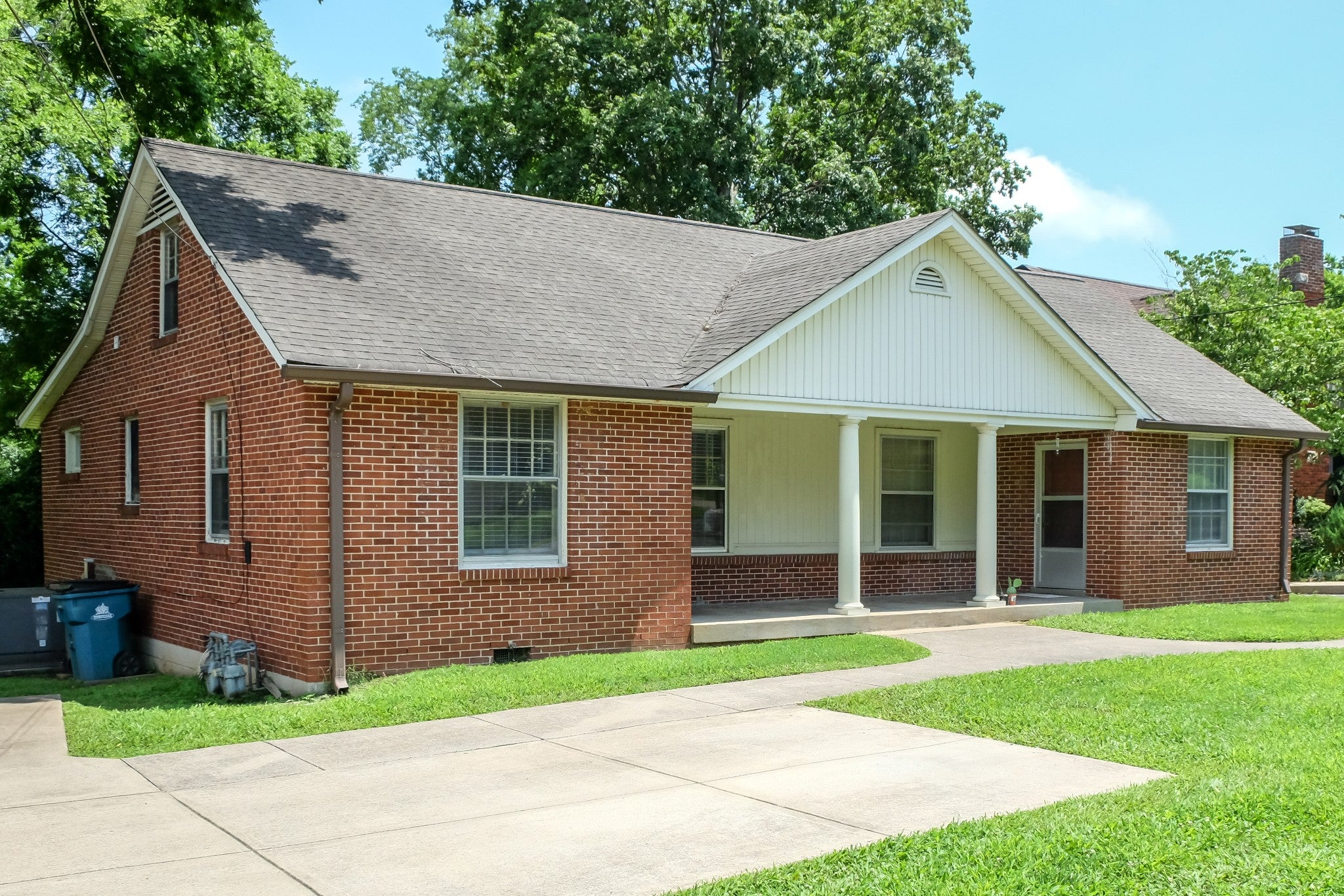 2.0-bed rental at 1134 Woodvale Dr