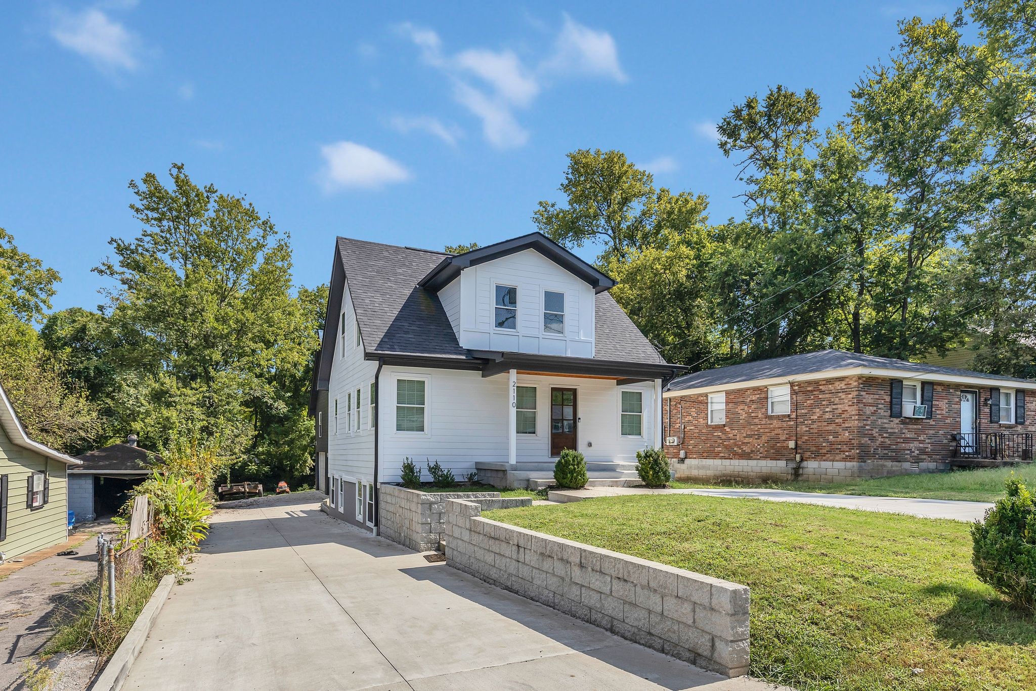 2110 Sadler Ave