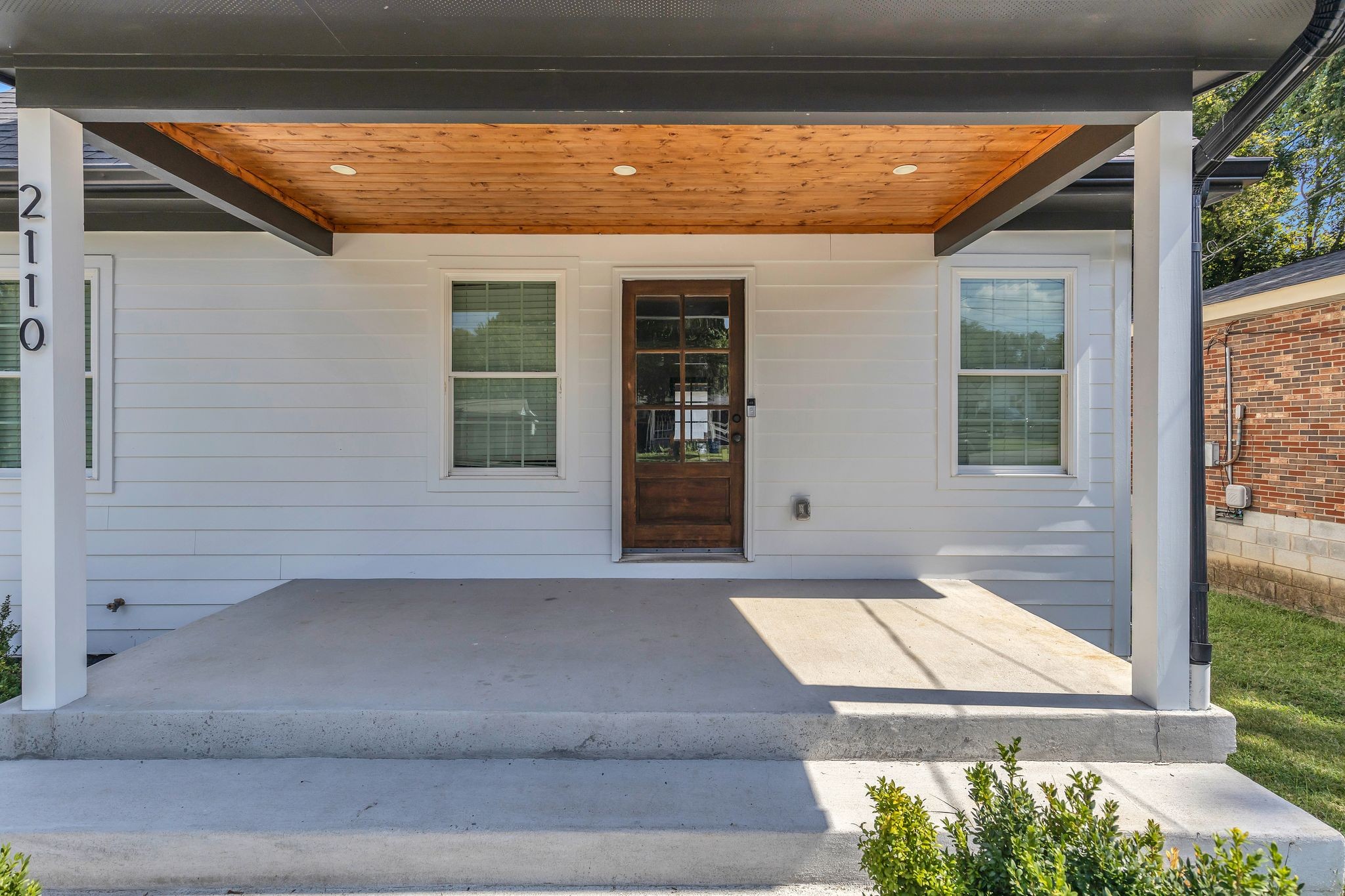 2110 Sadler Ave