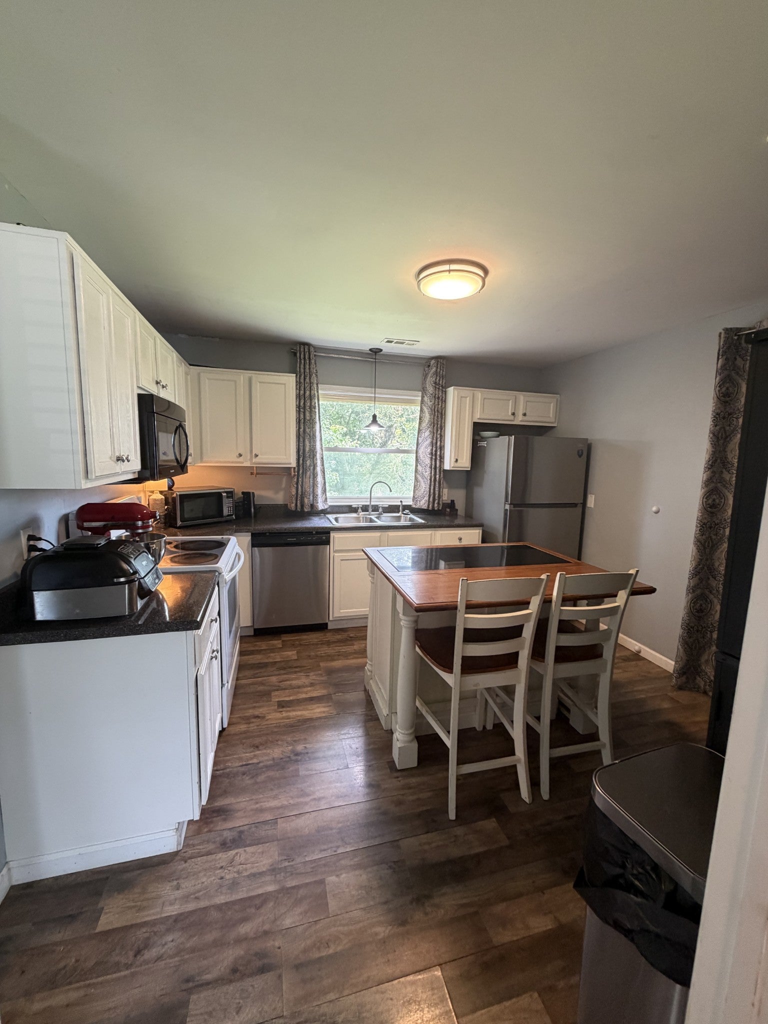 5707 Highway 100