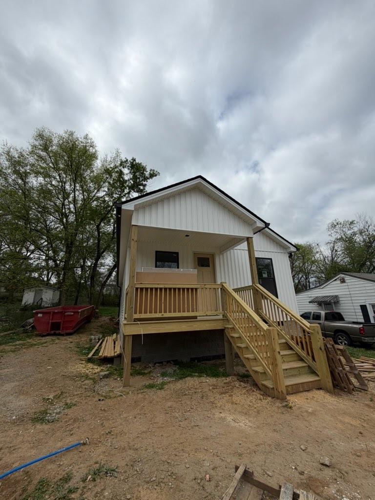 1002 College St W