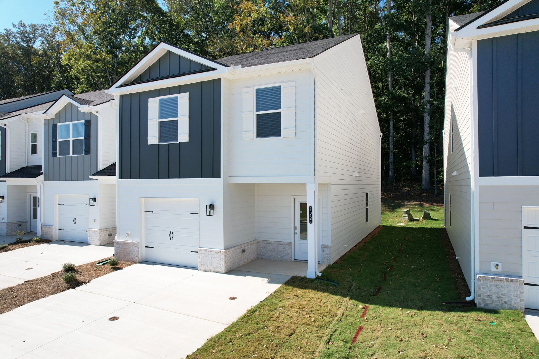 4087 Belcourt Dr NE