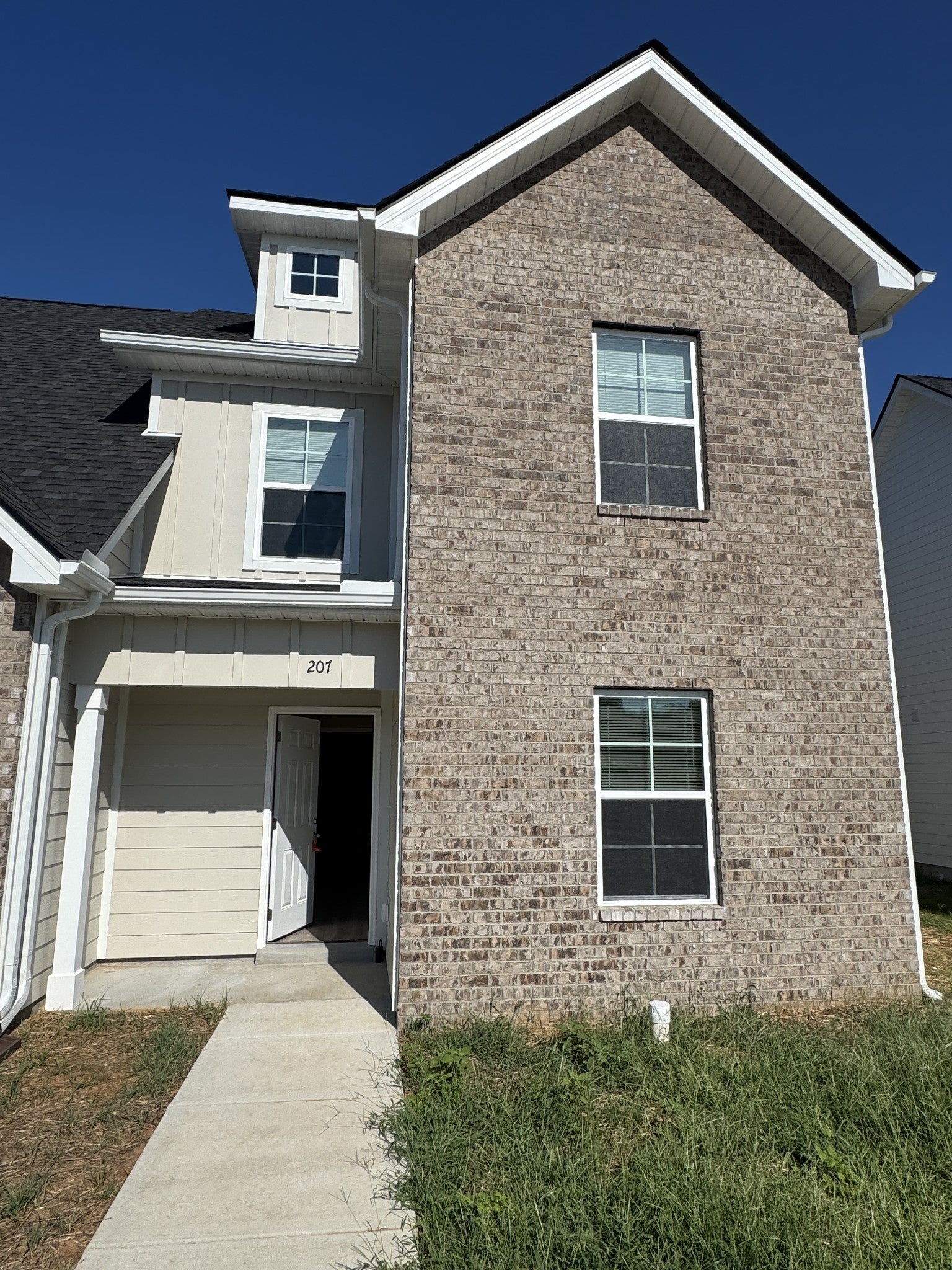 207 Mountaindale Dr