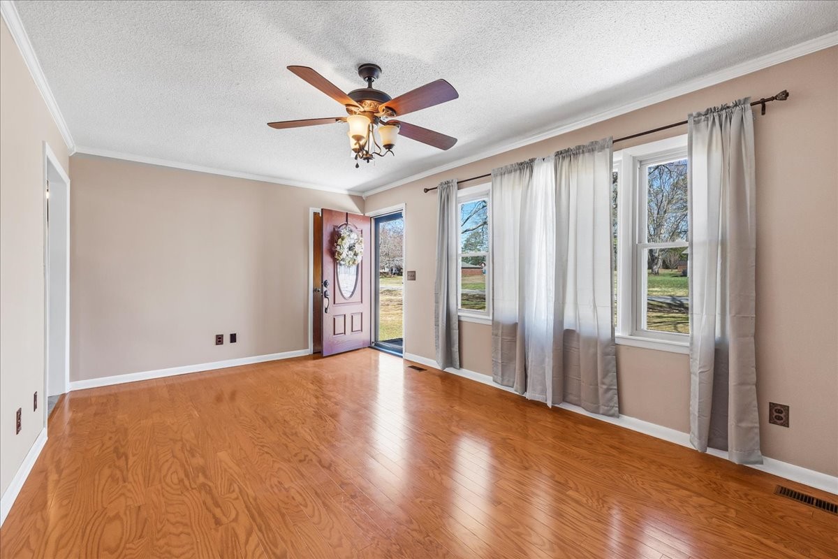 499 Ridgewood Dr