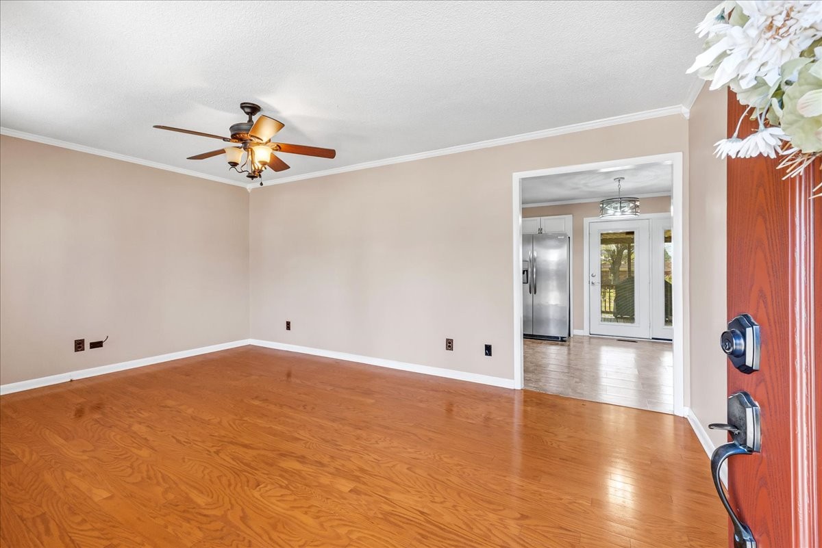 499 Ridgewood Dr