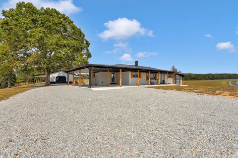 1164 Fish Trapp Rd Lawrenceburg TN 38464