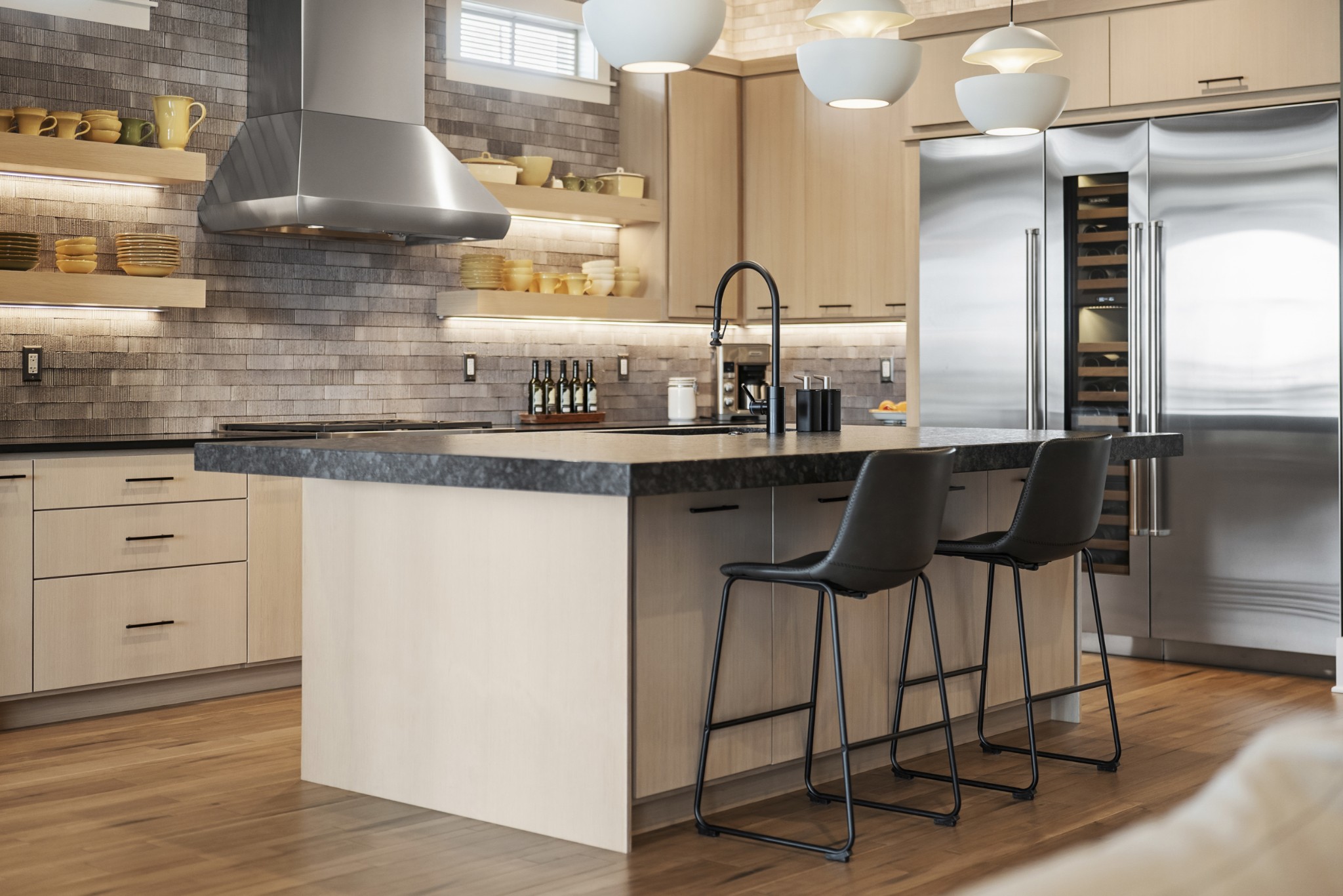 1024 Club View Dr C302