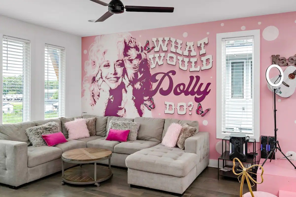540 Weakley Ave