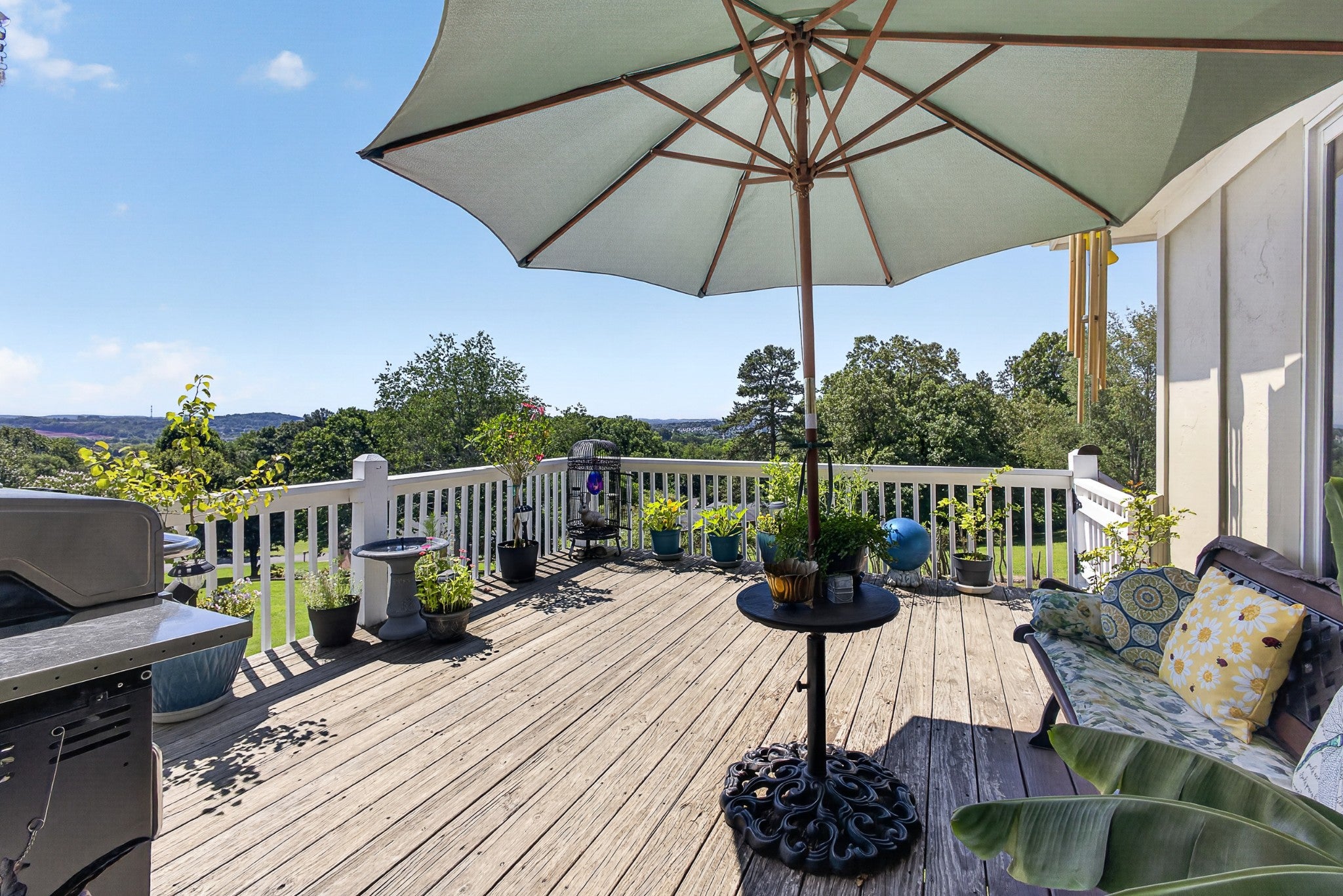 1031 Montcrest Dr - Photo 3