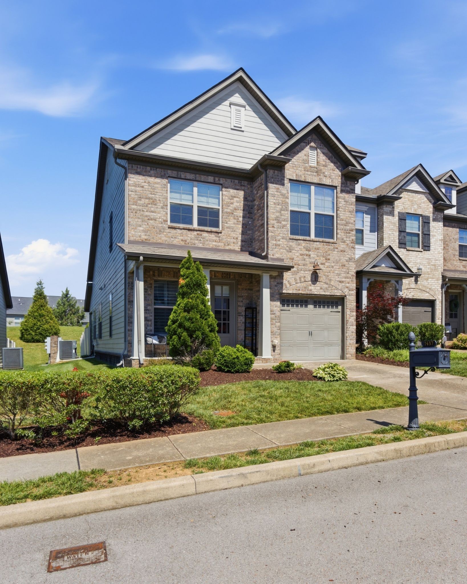 1437 Channing Dr