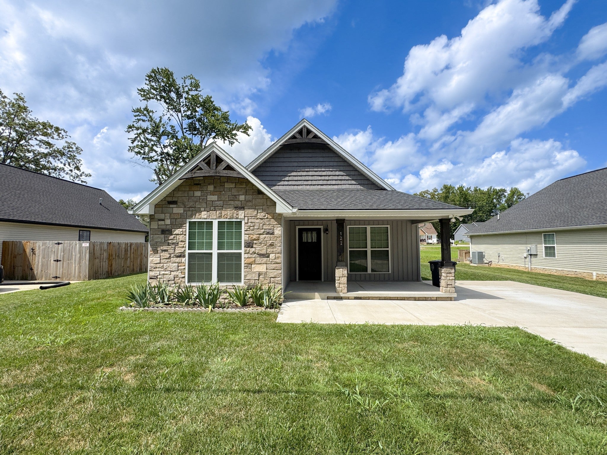 122 Mazie Dr