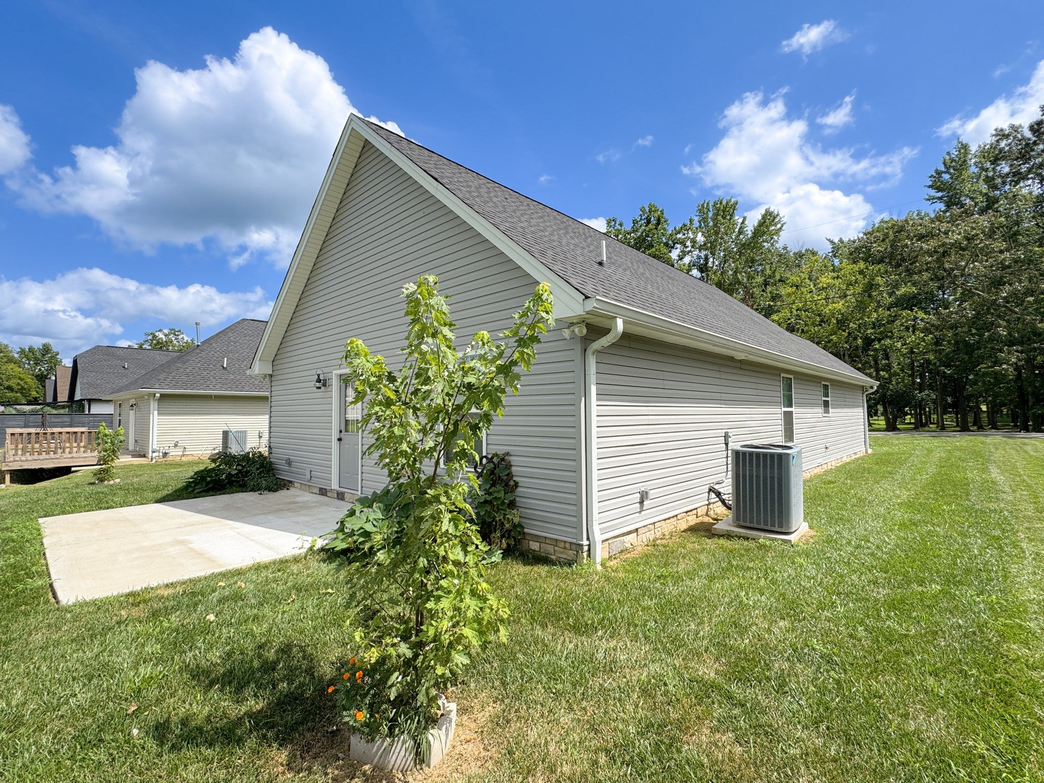 122 Mazie Dr