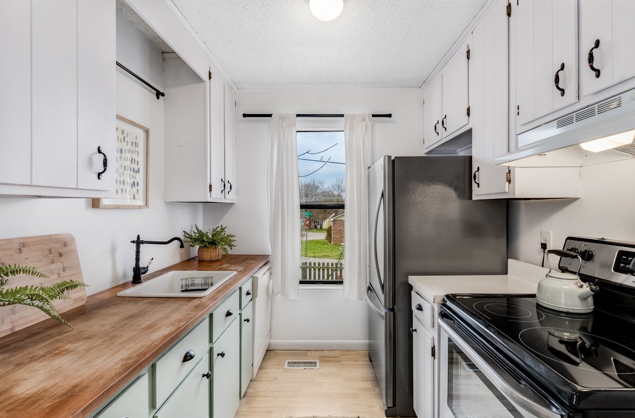 2101 Farley Pl - Photo 2