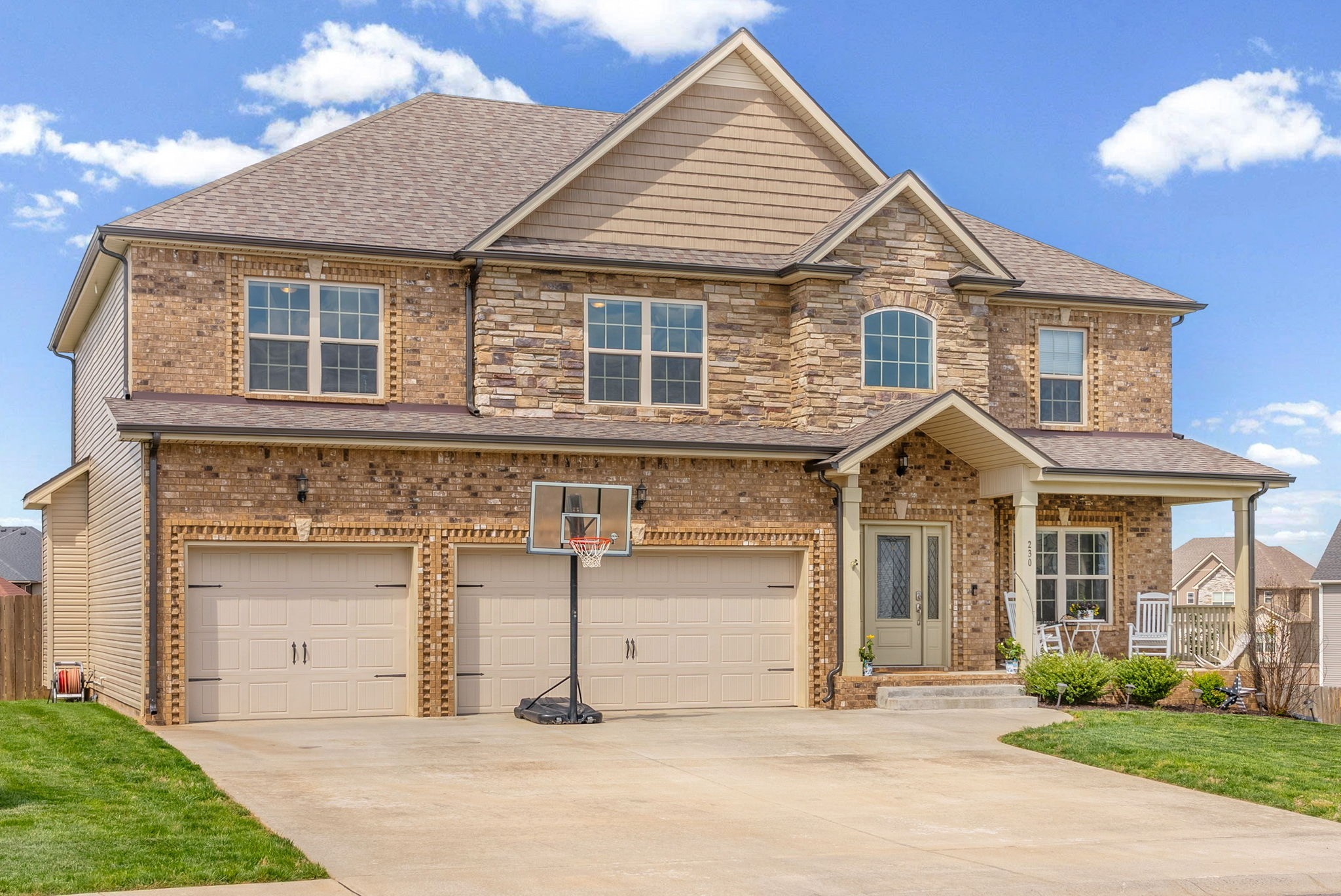 230 Cotoneaster Ln