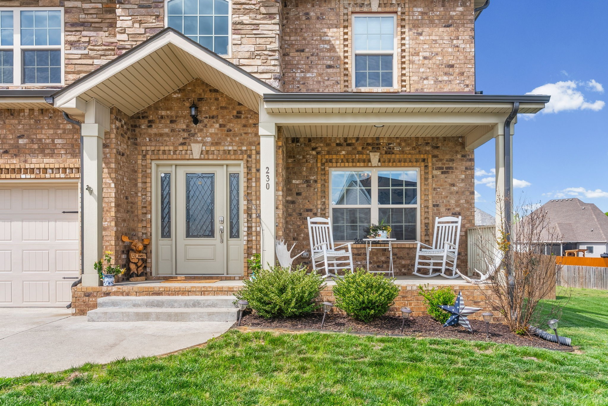 230 Cotoneaster Ln