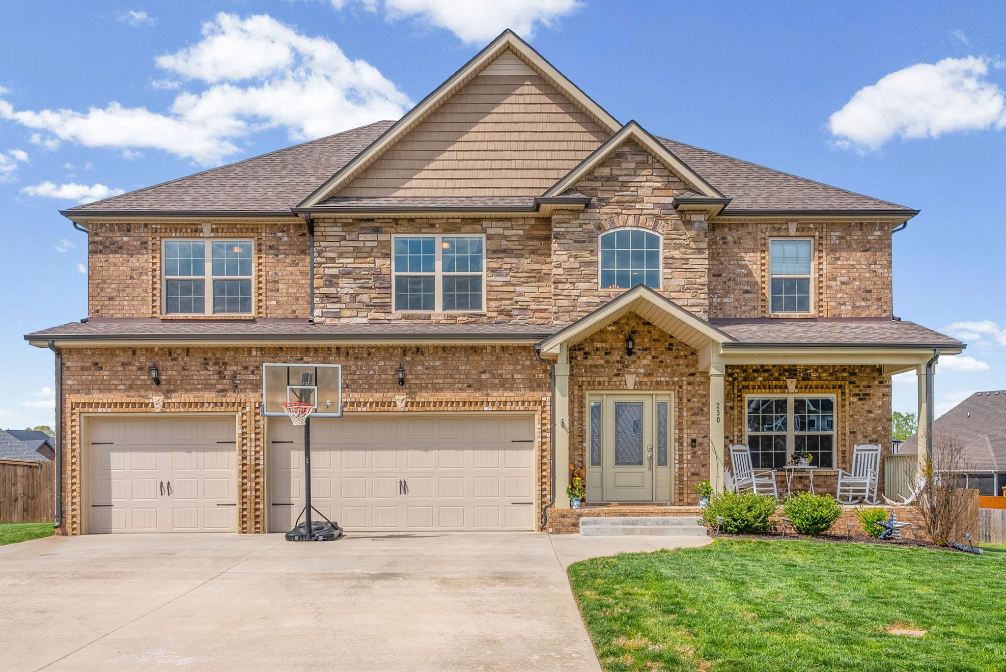 230 Cotoneaster Ln