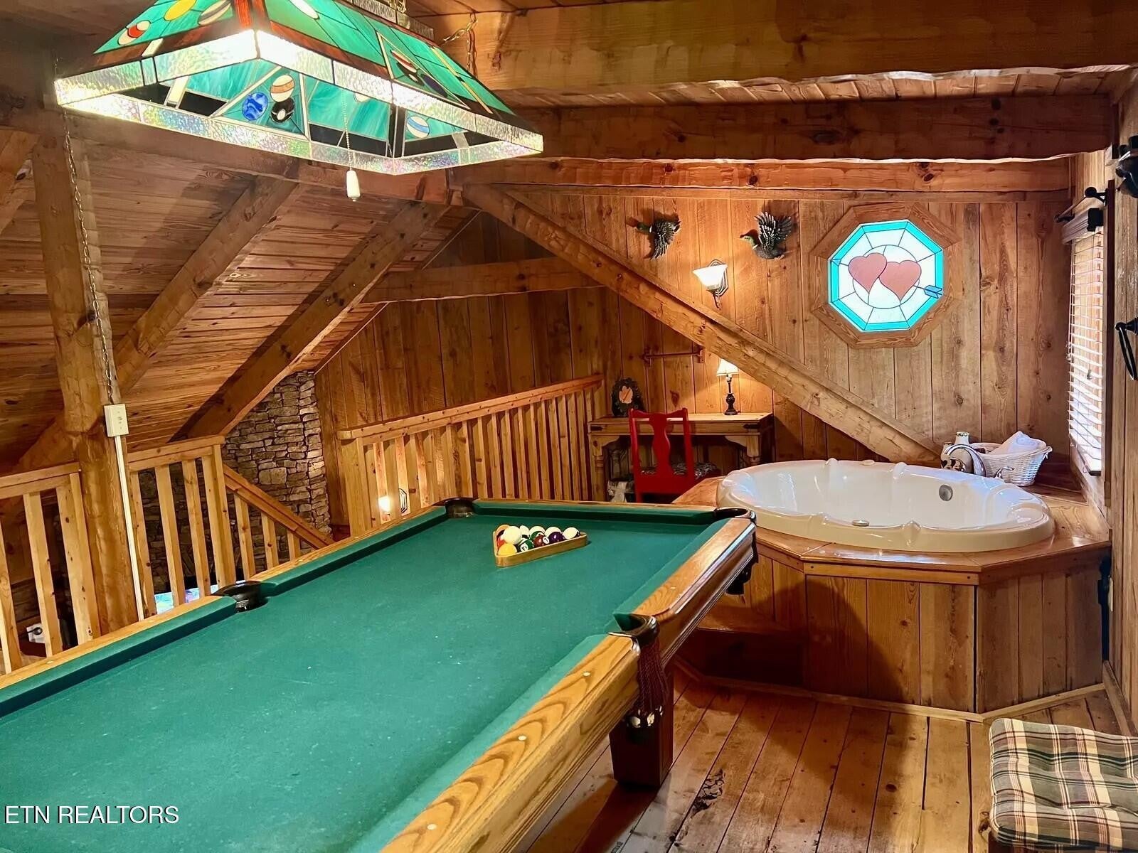 1083 Bryan View Rd