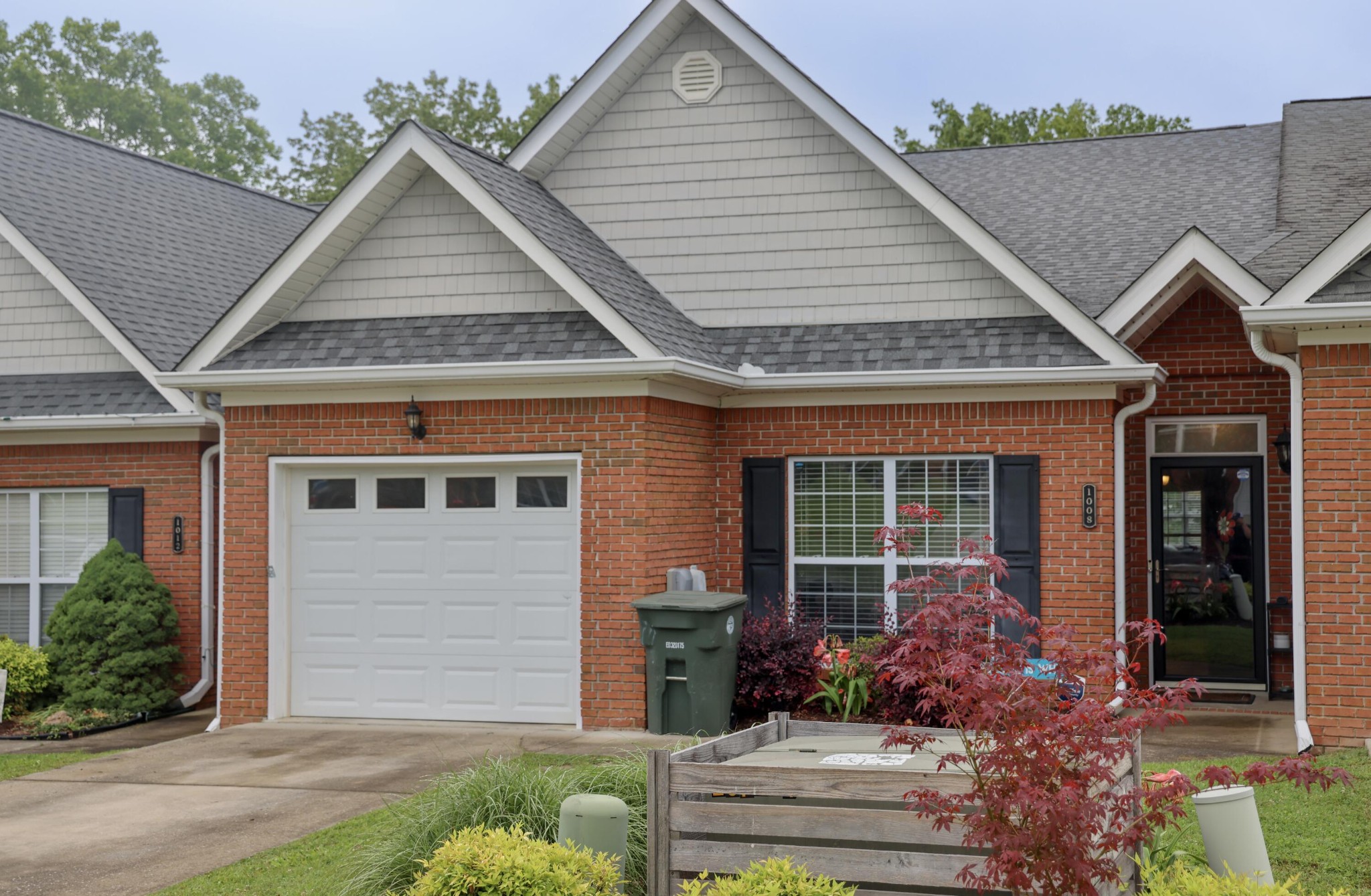 1008 Grey Oaks Lane