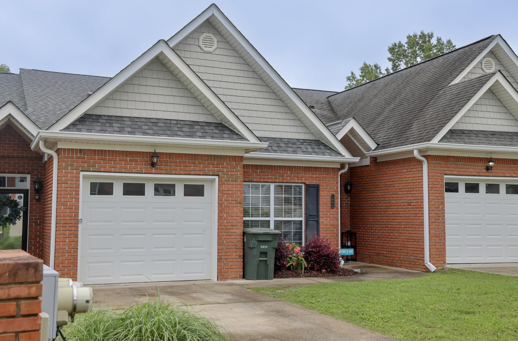 1008 Grey Oaks Lane