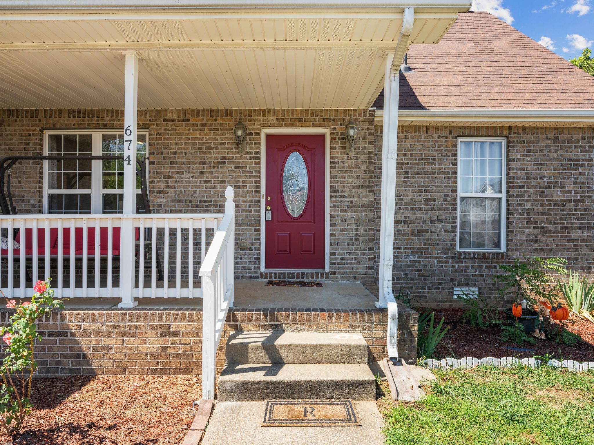 674 Superior Ln