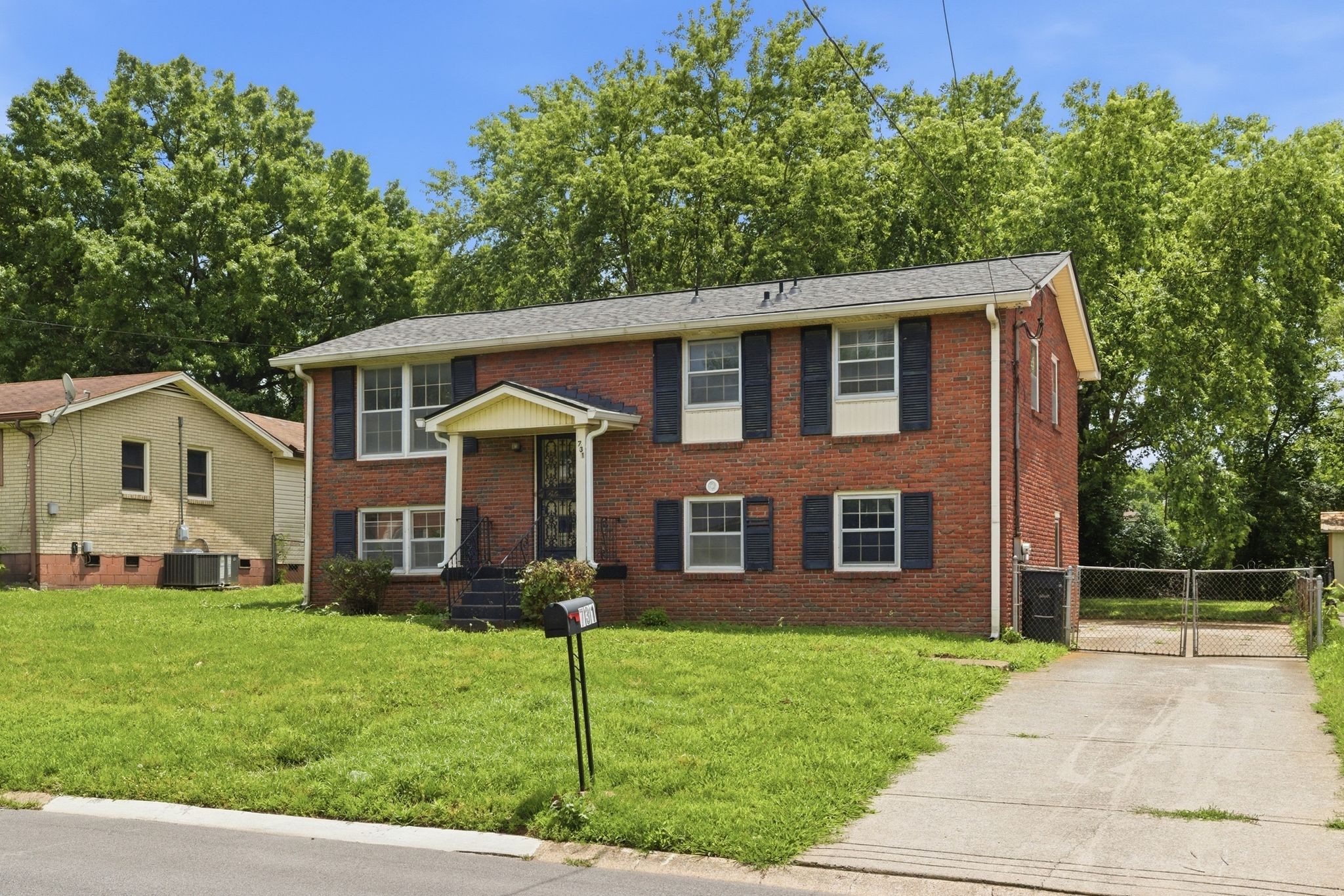 731 Rowan Dr