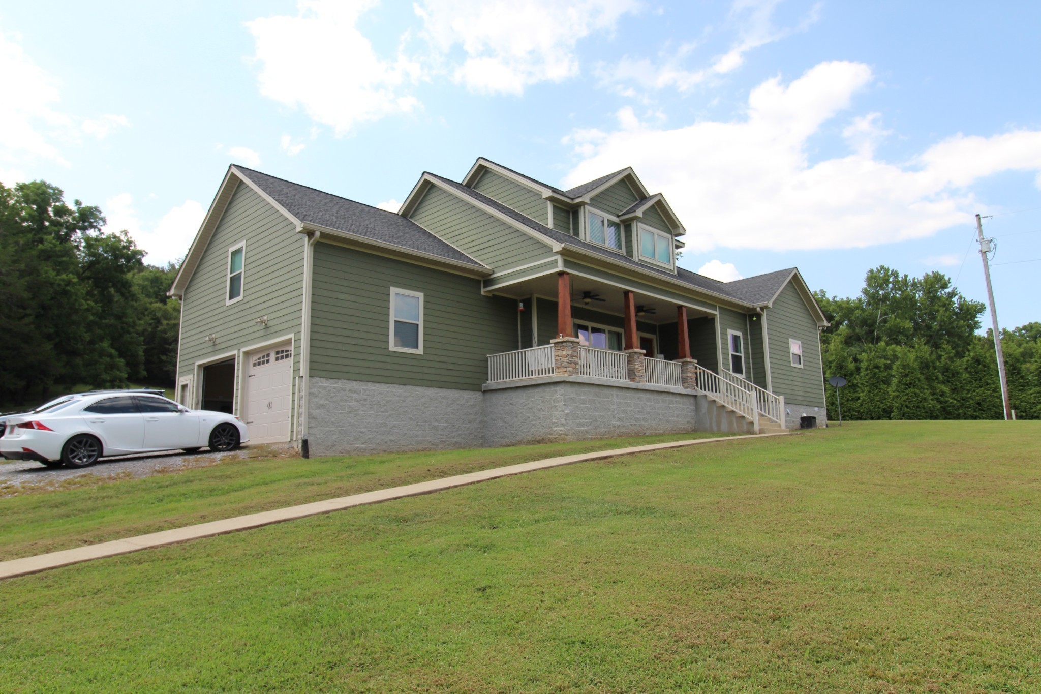 725 Lick Creek Rd