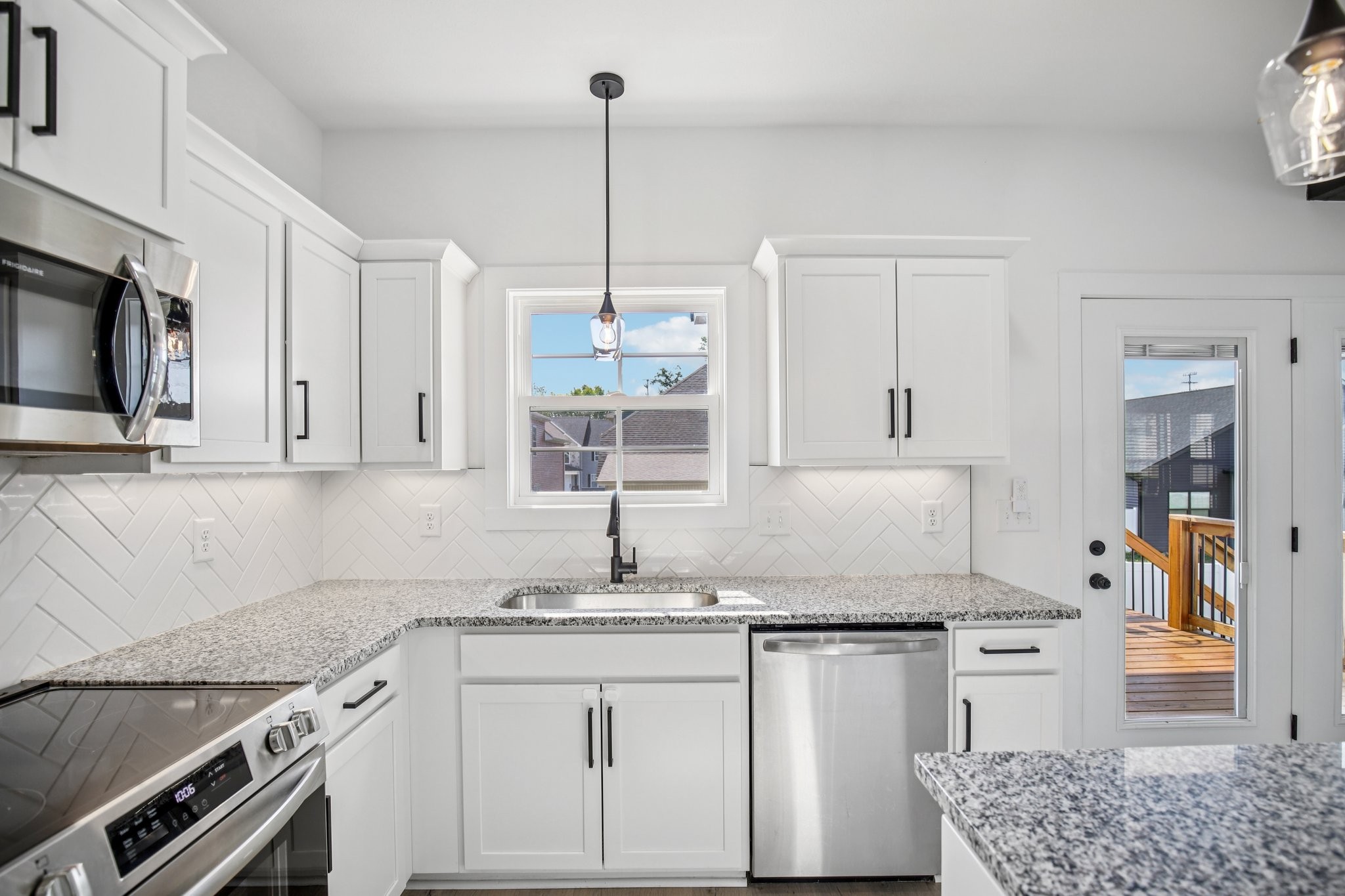 Clarksville, Tennessee 37043, United States, 3 Bedrooms Bedrooms, ,3 BathroomsBathrooms,Residential,Active,193284