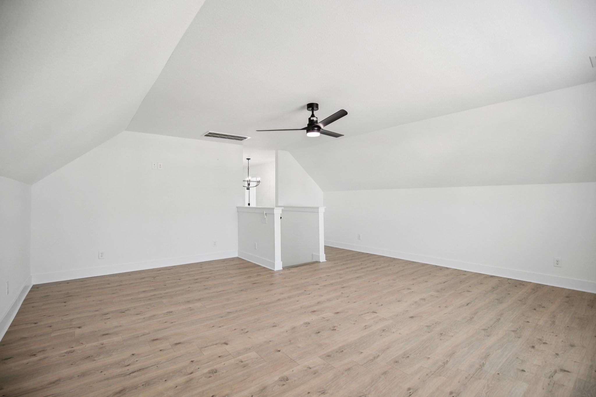 Clarksville, Tennessee 37043, United States, 3 Bedrooms Bedrooms, ,3 BathroomsBathrooms,Residential,Active,193284