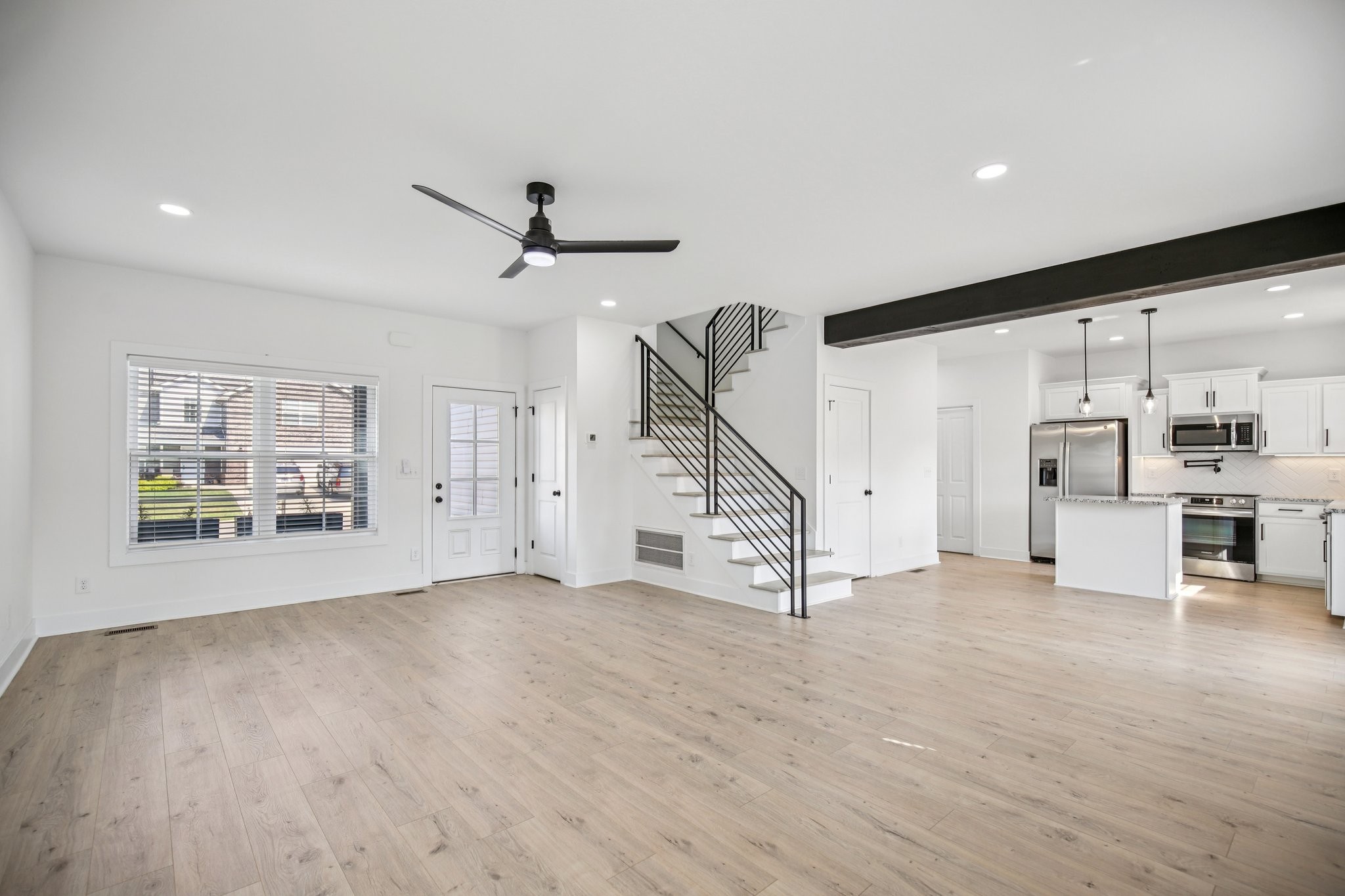 Clarksville, Tennessee 37043, United States, 3 Bedrooms Bedrooms, ,3 BathroomsBathrooms,Residential,Active,193284