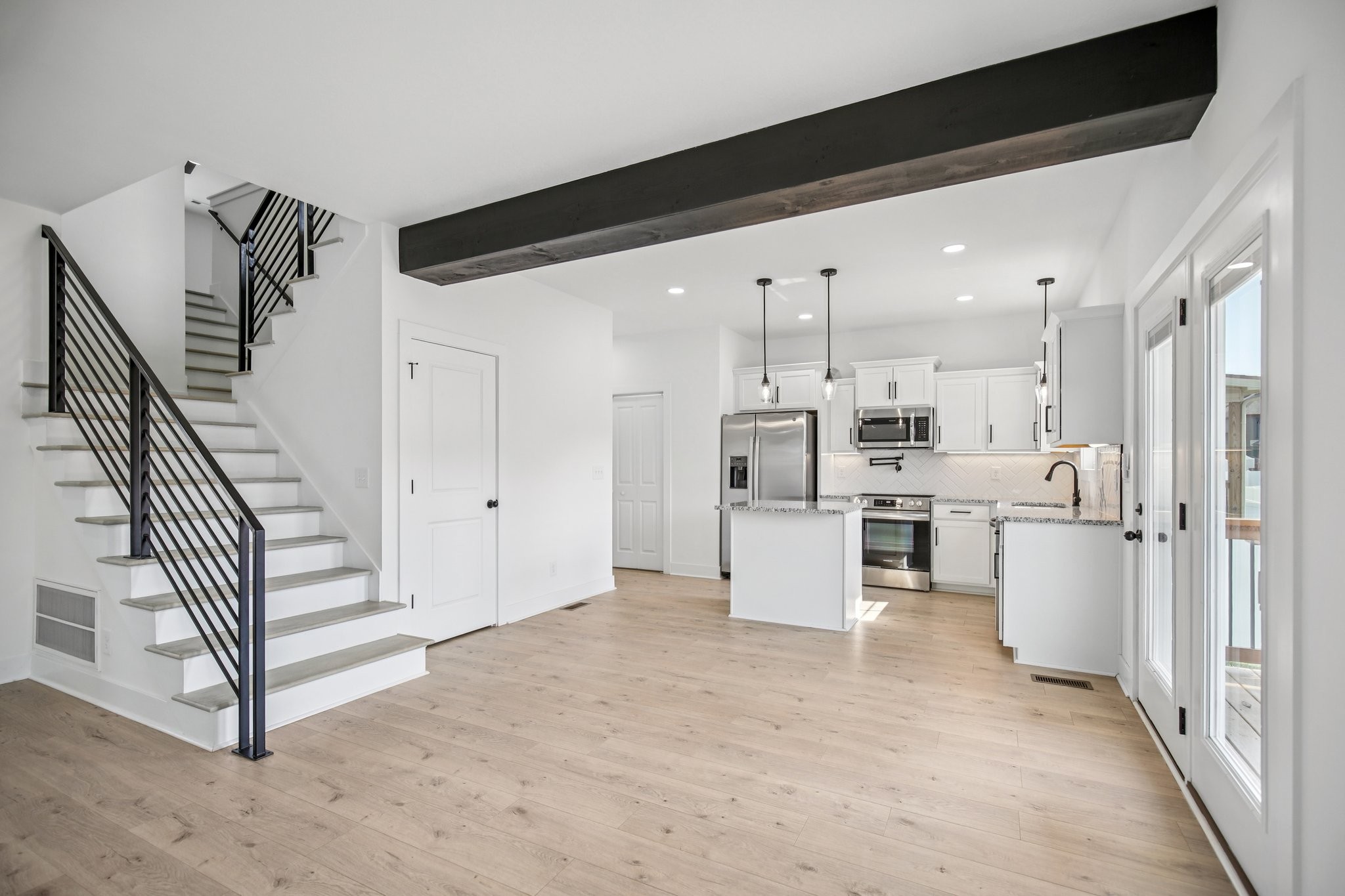 Clarksville, Tennessee 37043, United States, 3 Bedrooms Bedrooms, ,3 BathroomsBathrooms,Residential,Active,193284