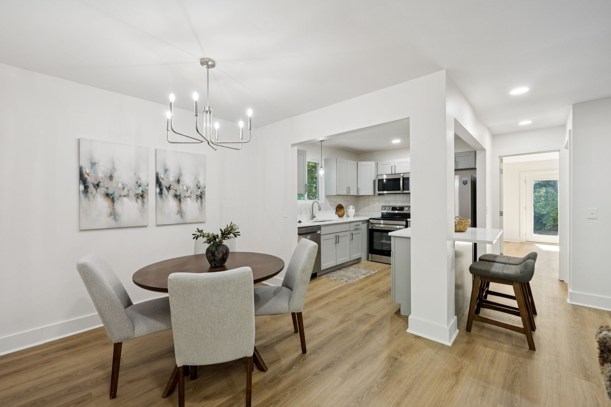 1016 Rustic Hills Dr