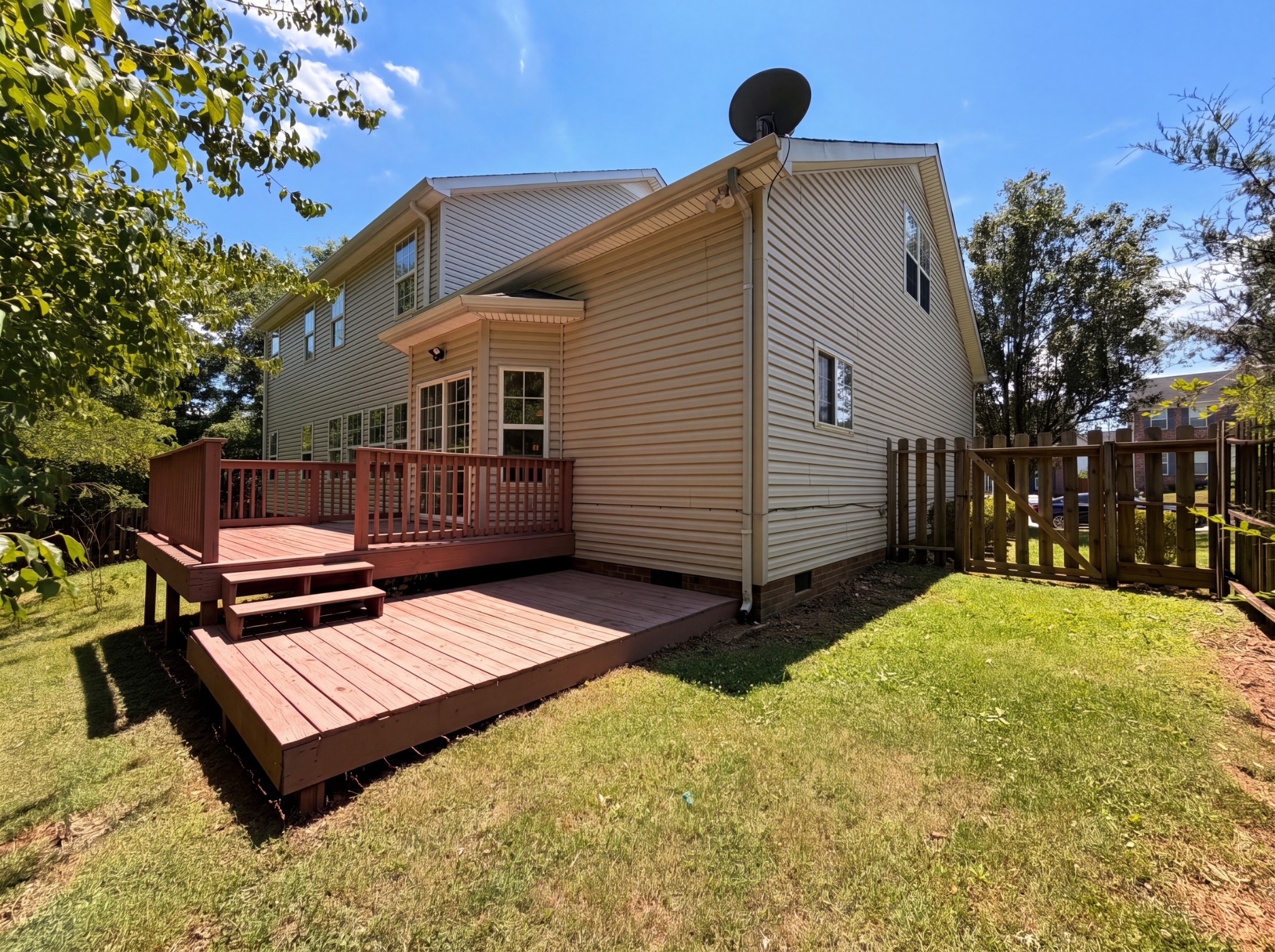 1200 Rockeford Dr